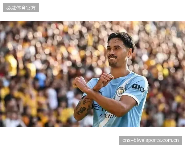 三位门将凭借在俱乐部和国家队的不同表现，成为最终名单的热门人选。